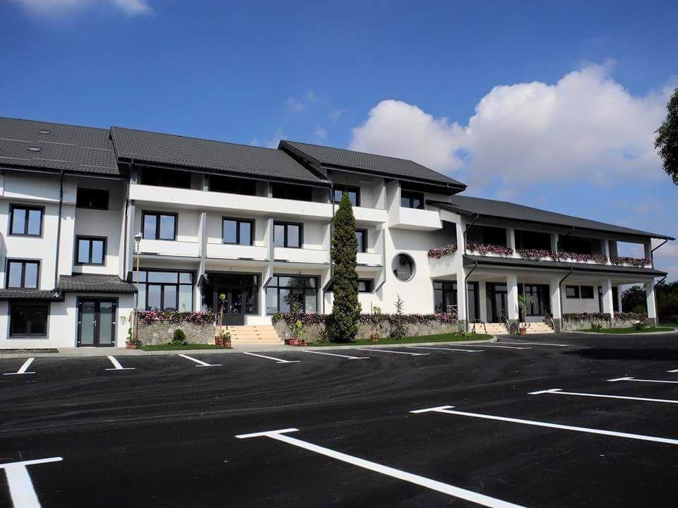 Condor Resort Dulcesti Экстерьер фото
