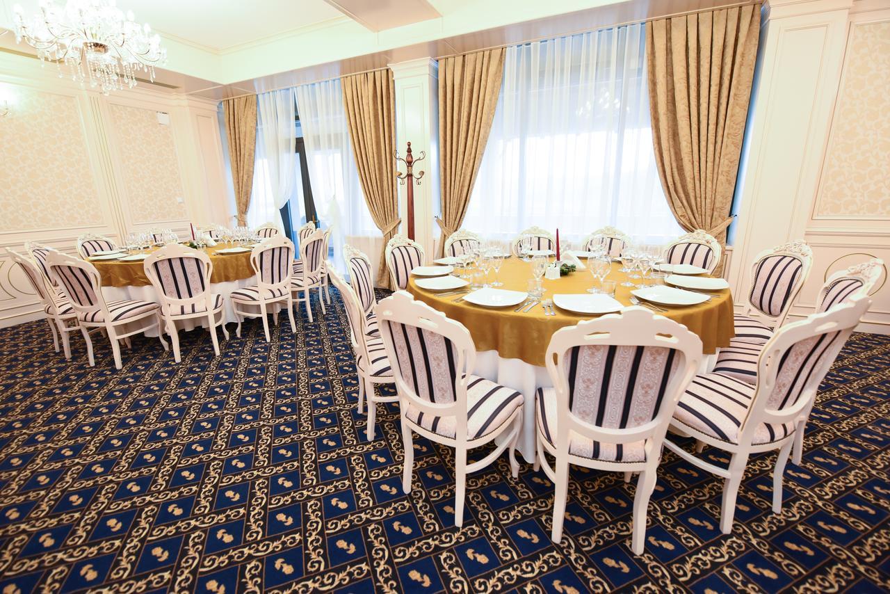 Condor Resort Dulcesti Экстерьер фото